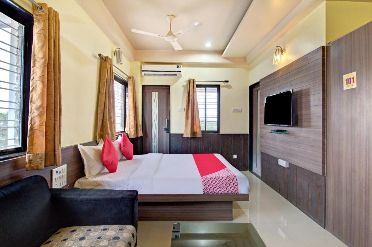 Oyo Slp013 Savan And Sapna Lodging Hotel Solapur Exterior photo